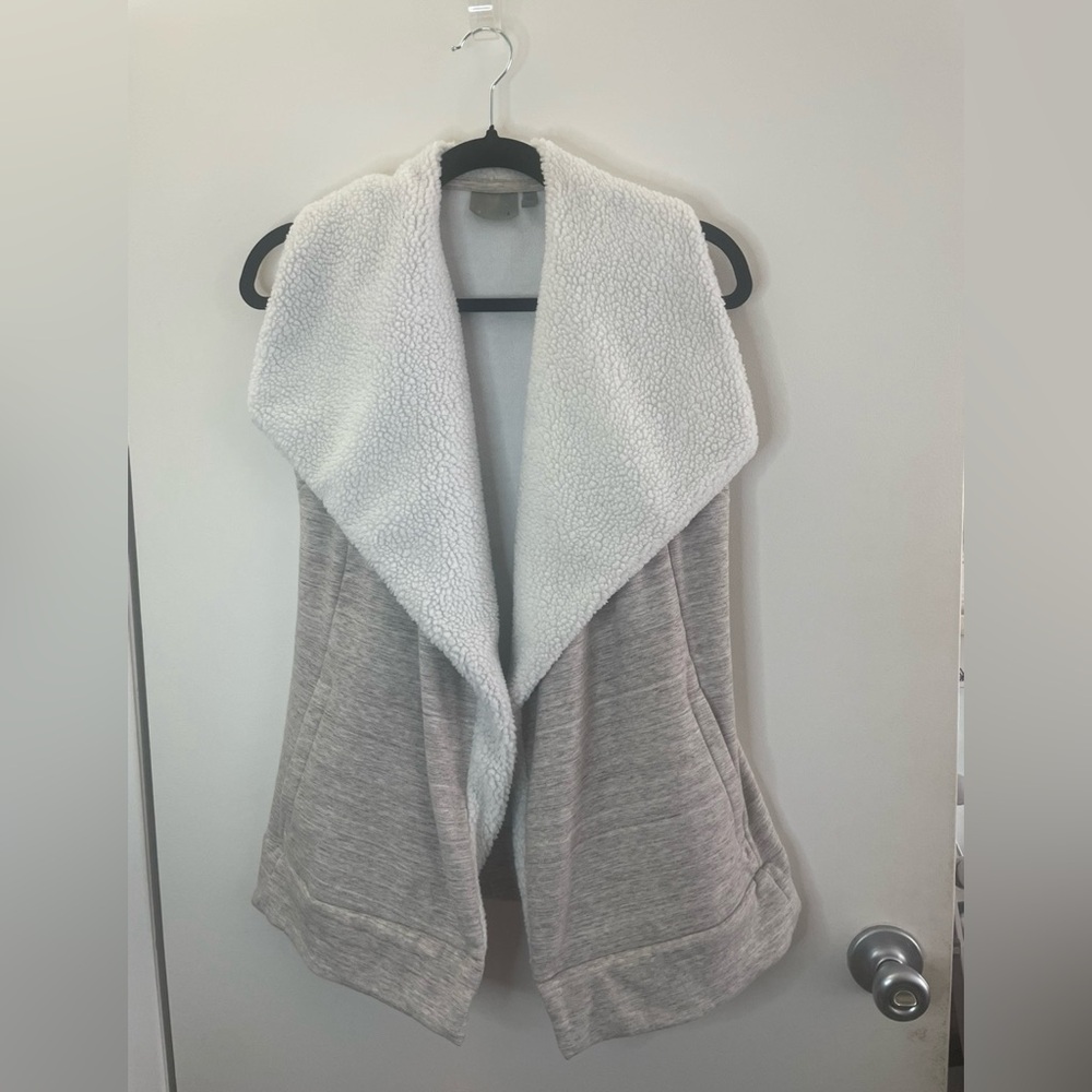 Athleta long line heathered vest - Size XS - Picture 3 of 10